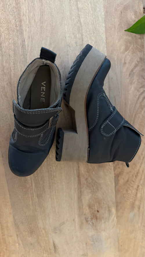 Botas